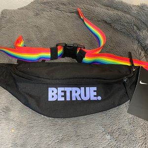Nike Fannypack Pride